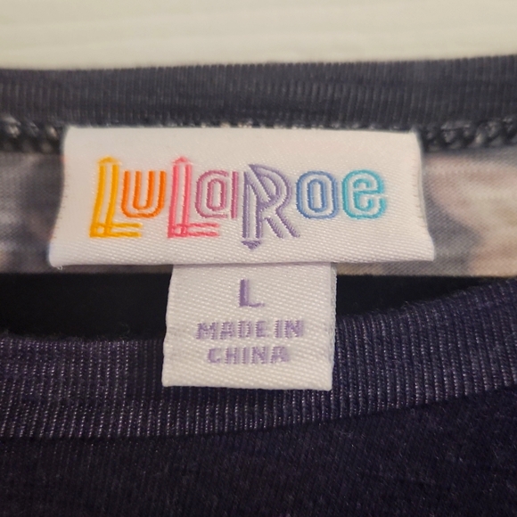 LuLaRoe Short Sleeve - Picture 3 of 4